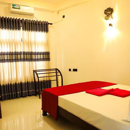 One 8 Mirissa Apartment Luaran gambar