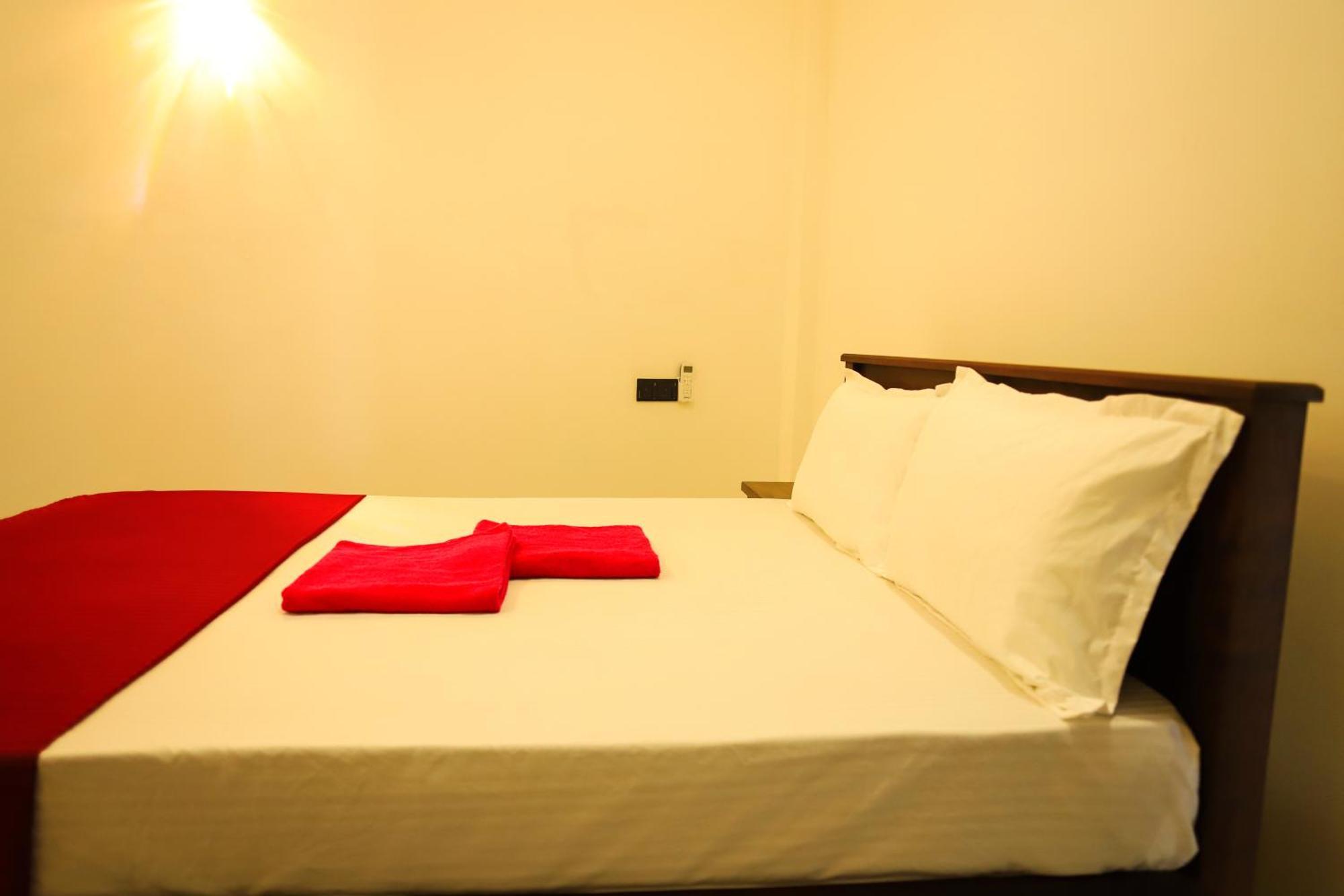 One 8 Mirissa Apartment Luaran gambar